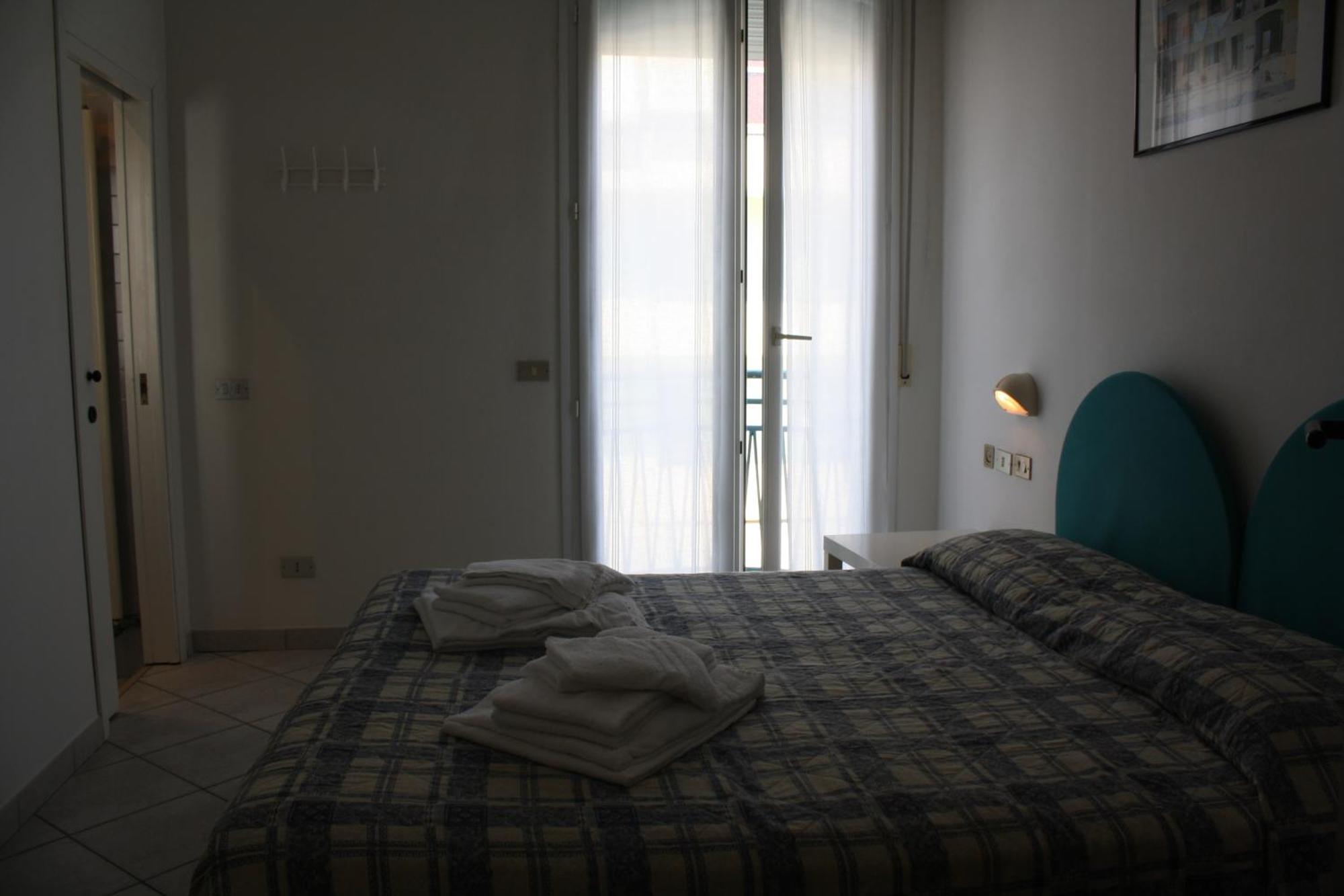 Residence Le Vele Cattolica Habitación foto